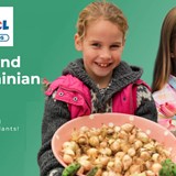 Bloembollen en planten voor Oekraïense scholen.